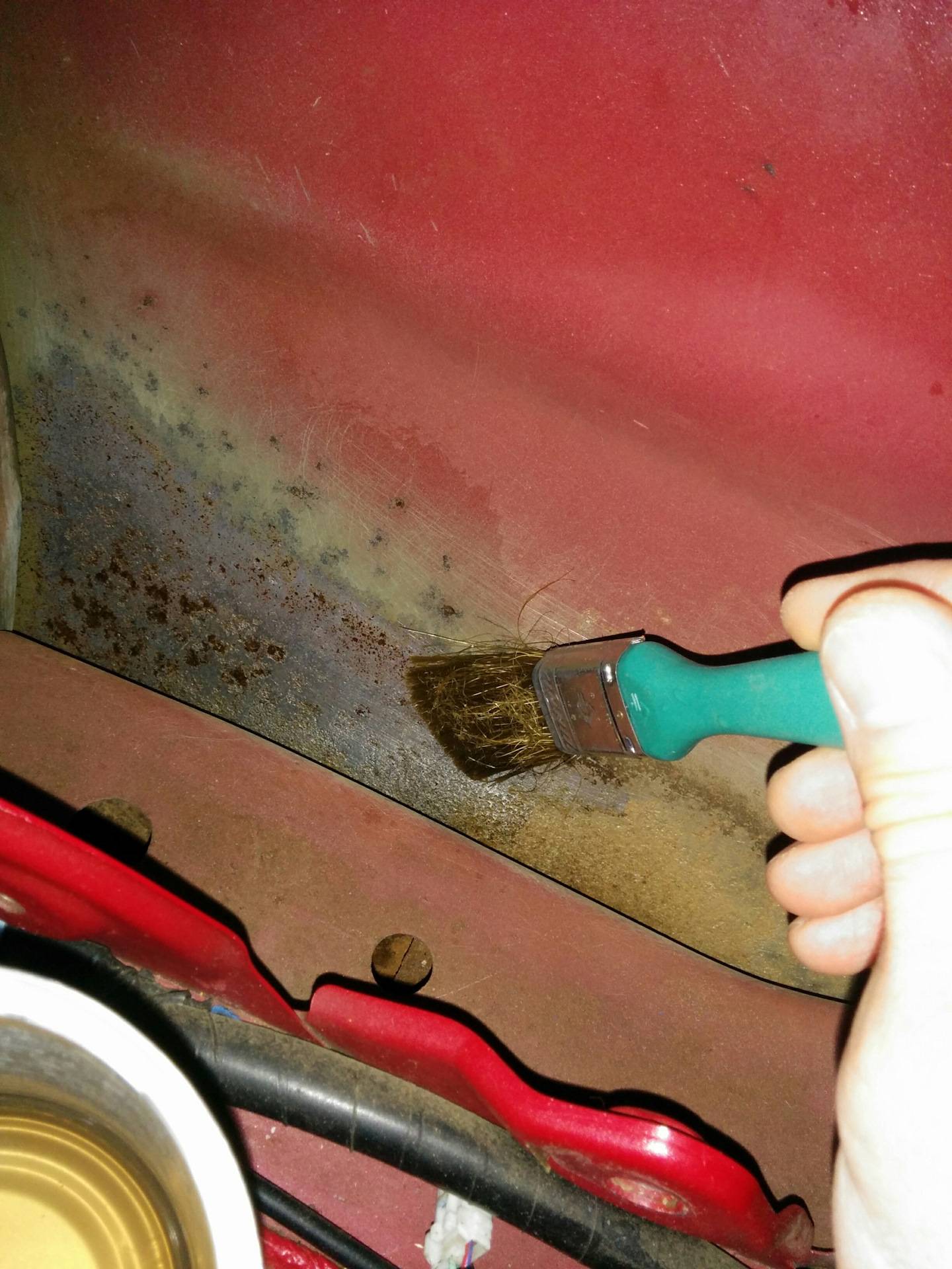 Удаление ржавчины с днища автомобиля: что делать и как очистить своими руками