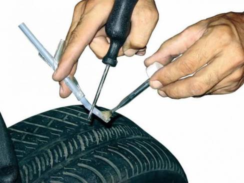 Набор для ремонта бескамерных шин: как заклеить боковой порез своими руками