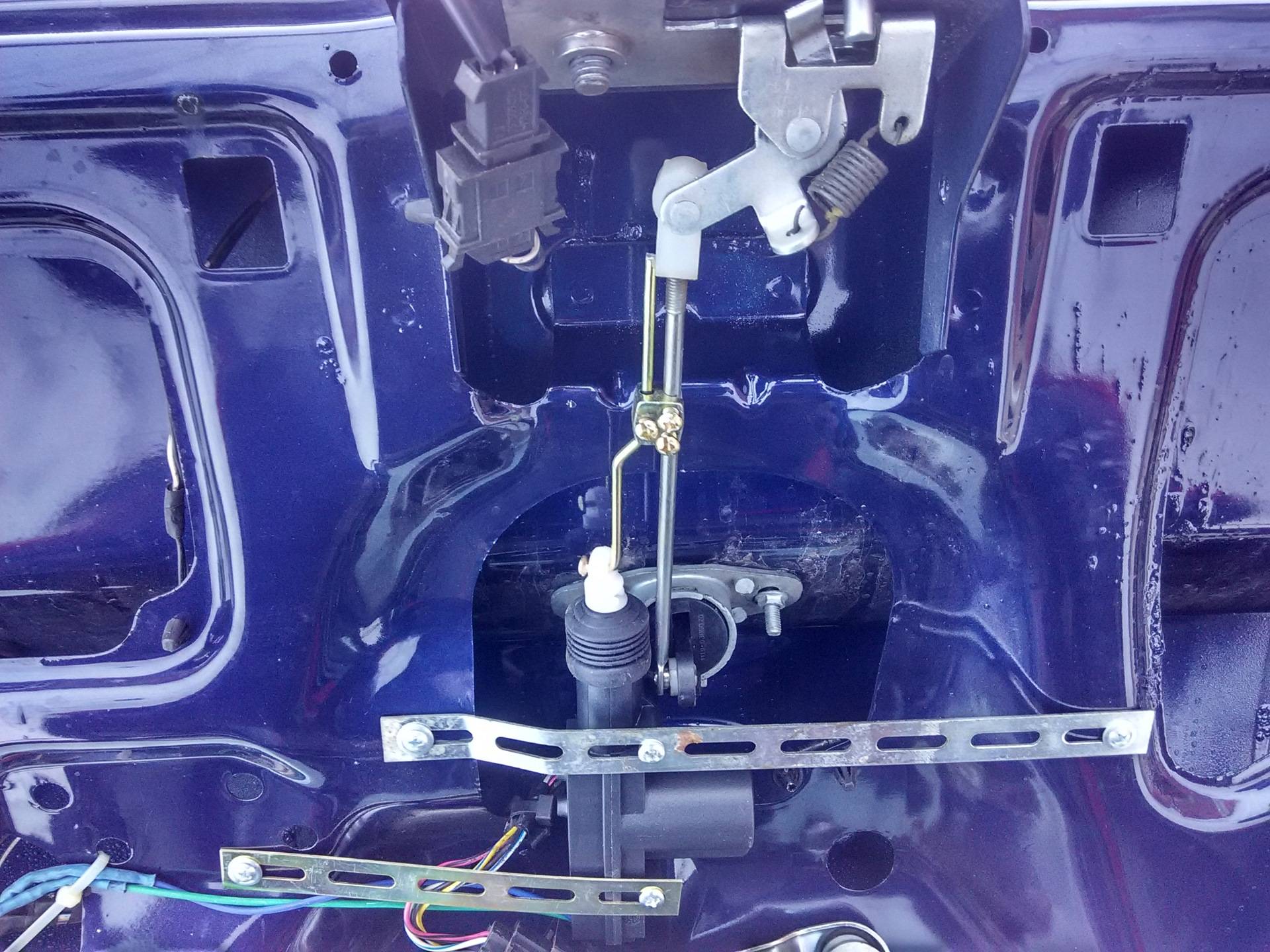 Как установить электропривод на багажник самостоятельно