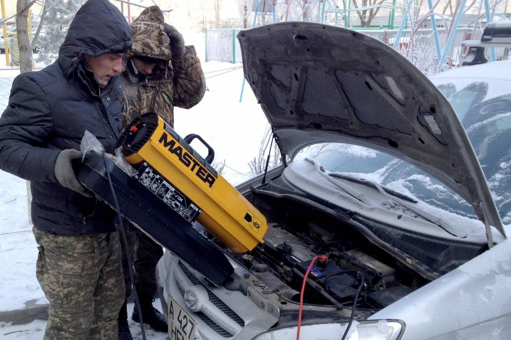 Зимой машина не заводится что делать: как правильно завести замерзшую машину в сильный мороз