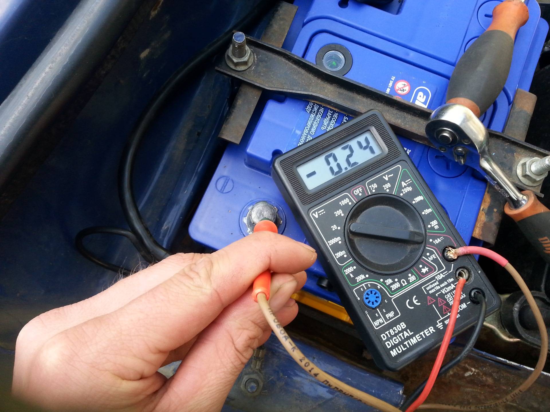 Как проверить утечку тока на автомобиле мультиметром и тестером