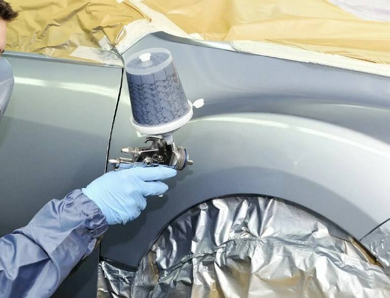 Правильный ремонт поврежденного лакокрасочного покрытия автомобиля