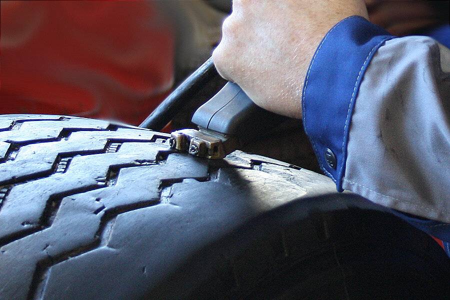 Восстановленные шины. стоит ли покупать восстановленные шины? как распознать восстановленное колесо.