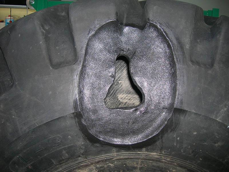Как происходит наварка шин для грузовых автомобилей