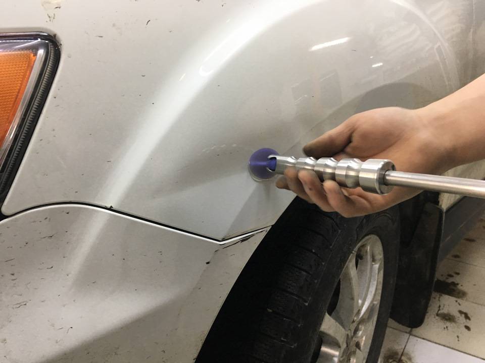 Как самостоятельно удалить вмятины на автомобиле без покраски + видео