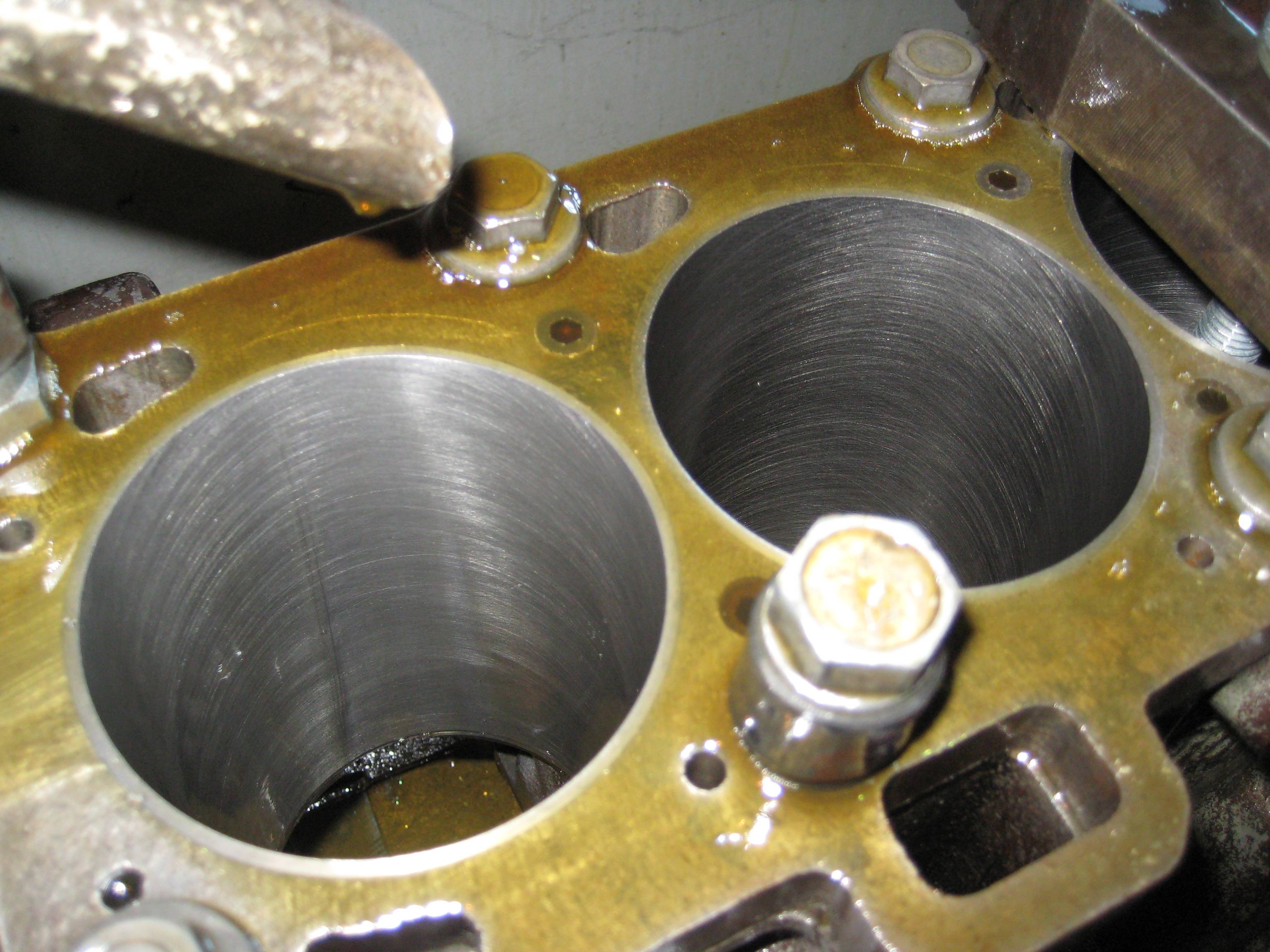 Хонингование: обработка отверстий блока цилиндров двигателя, виды хонинговальных головок