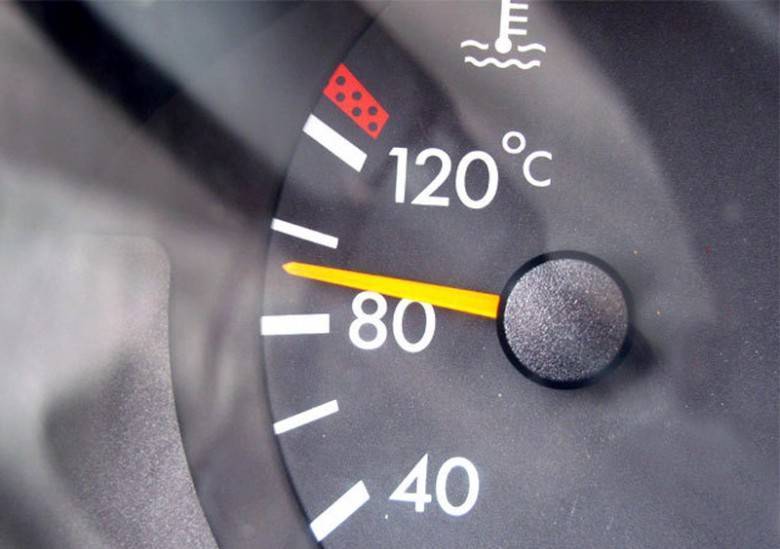 Нужно ли прогревать машину перед поездкой в зимний и летний период, при какой температуре двигателя можно начинать движение