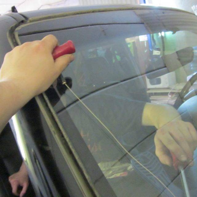 Замена ветрового стекла своими руками - автомобильный портал automotogid