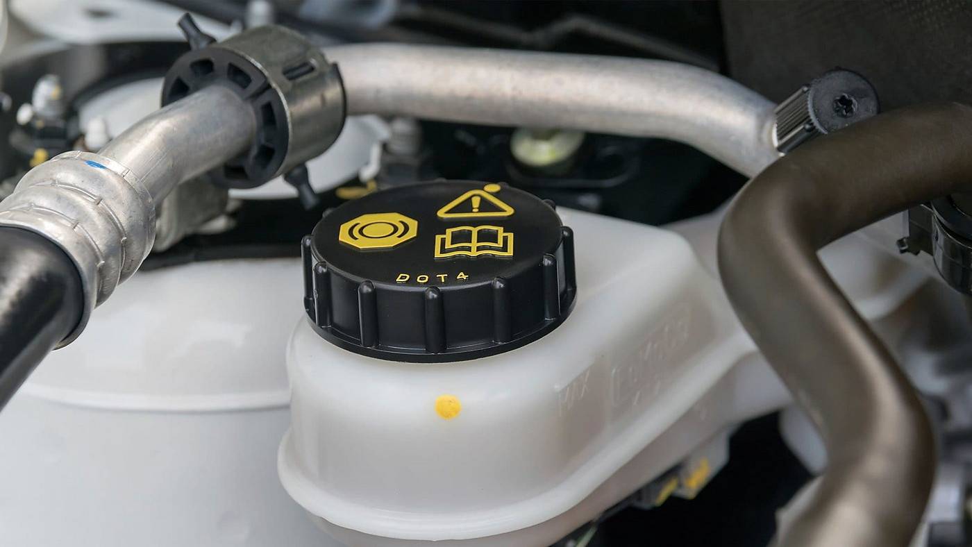 Как сменить тормозную жидкость на автомобилях с антиблокировочной системой?