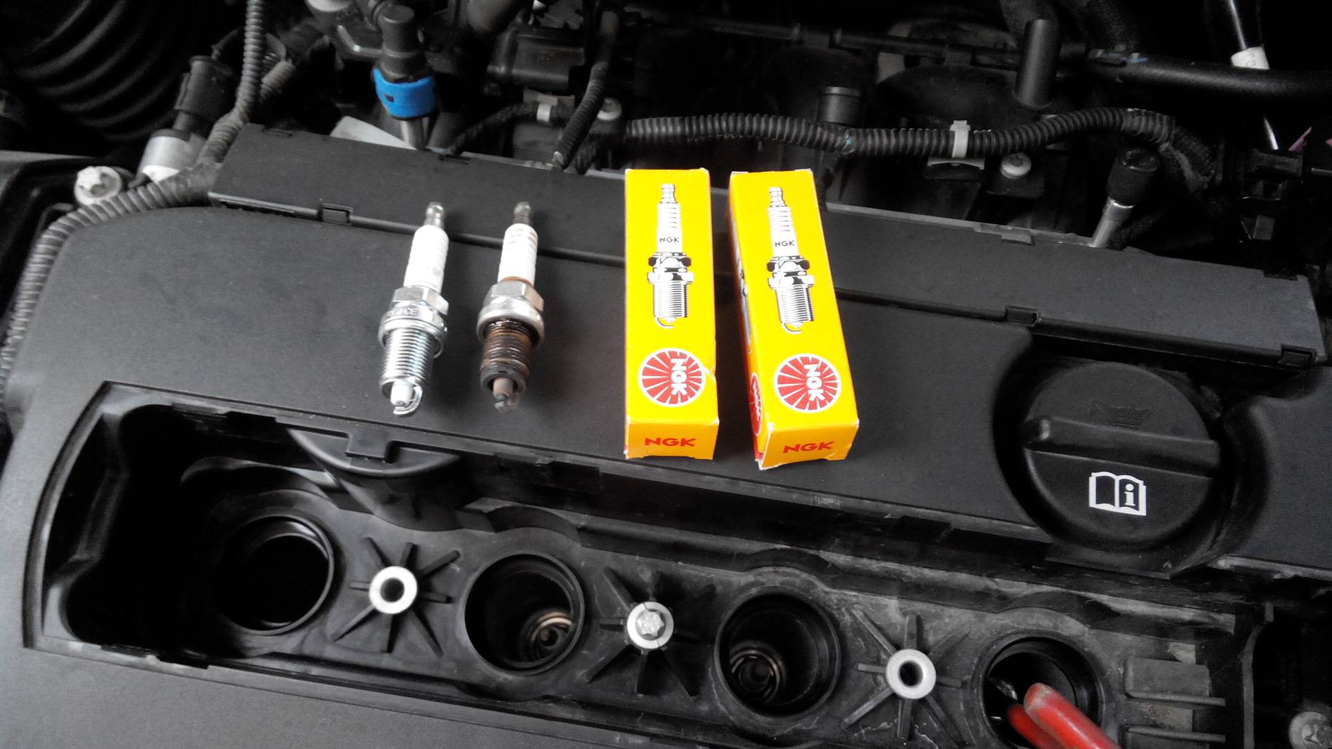 Замена свечей зажигания в автомобиле: как часто нужно их менять и зачем это делать