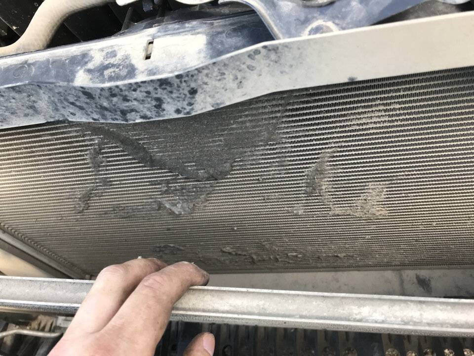 Как очистить автомобильный радиатор снаружи