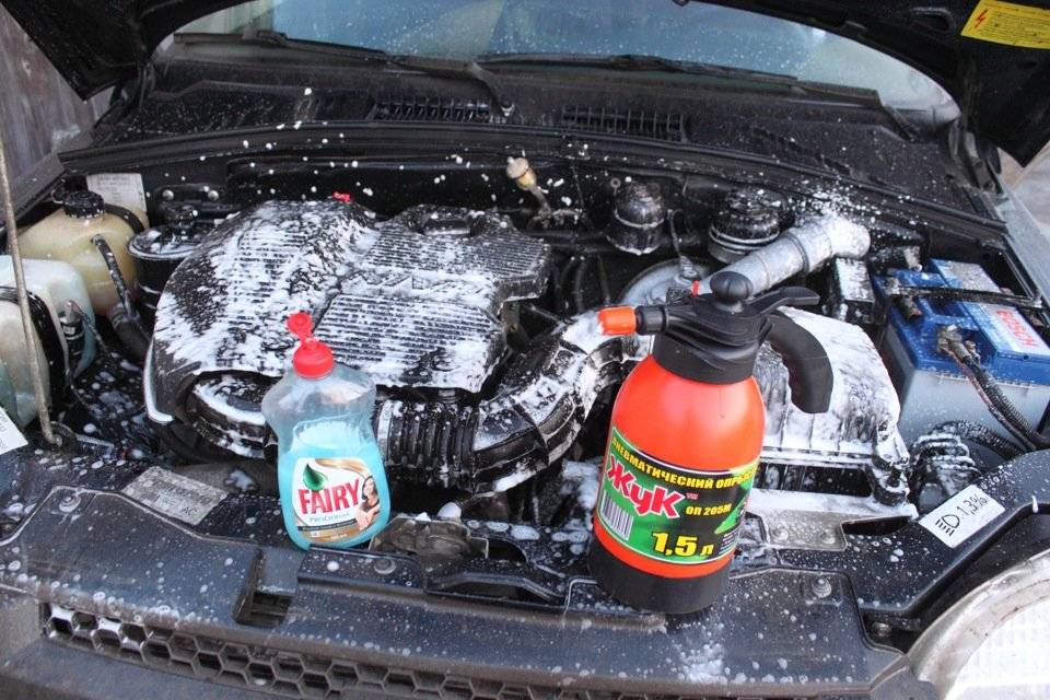 Чем помыть двигатель автомобиля в домашних условиях