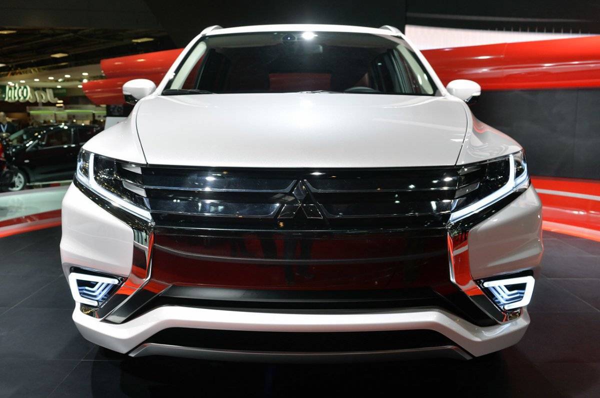 Mitsubishi outlander 2022 — полноценный обзор, плюсы и минусы.