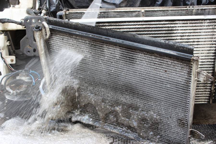 Как часто нужно чистить радиатор автомобиля?