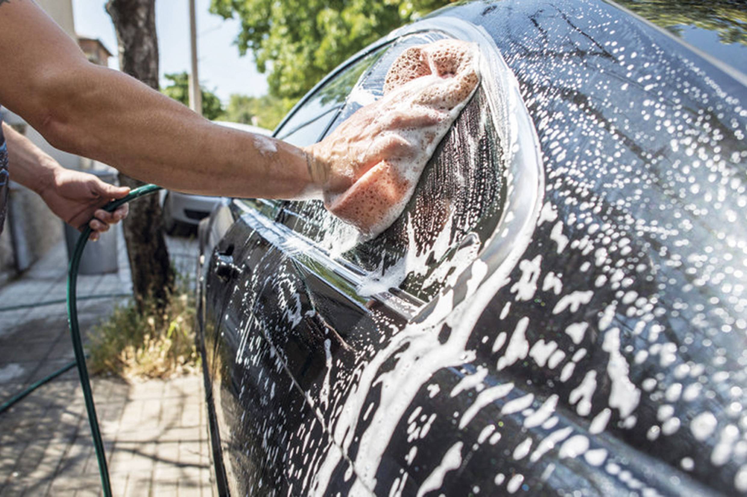 Как эффективно и быстро мыть машину на мойке самообслуживания?