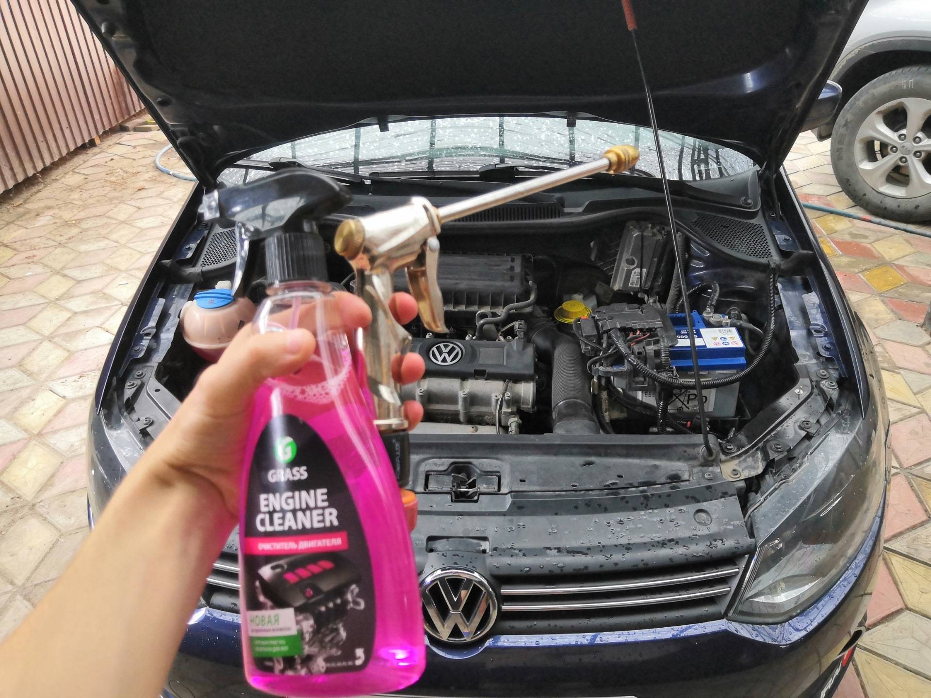 Как самому помыть двигатель автомобиля?