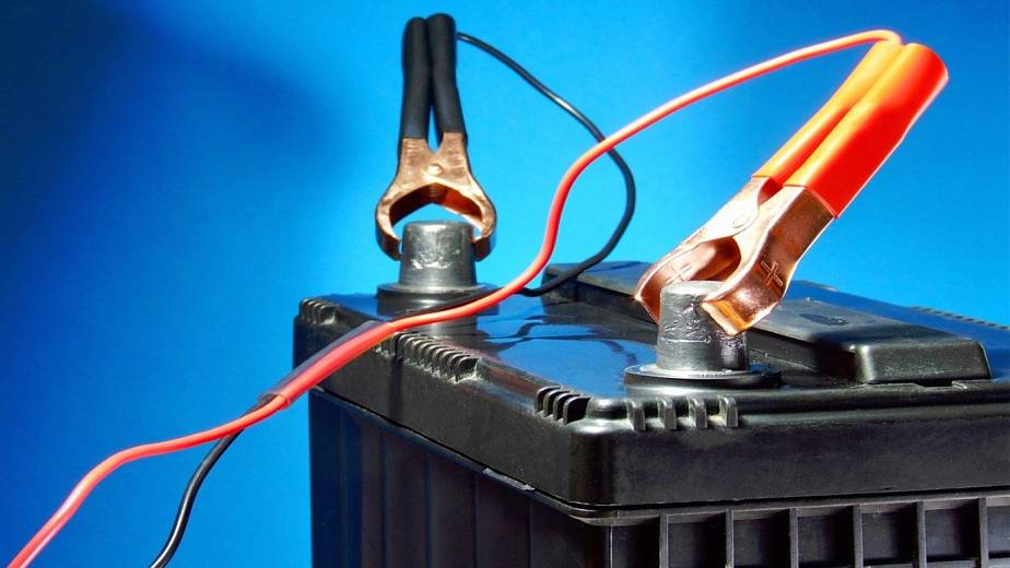 Необслуживаемый аккумулятор: как правильно заряжать, какая должна быть сила тока на зарядном устройстве