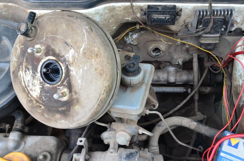 Почему глохнет двигатель автомобиля при торможении?