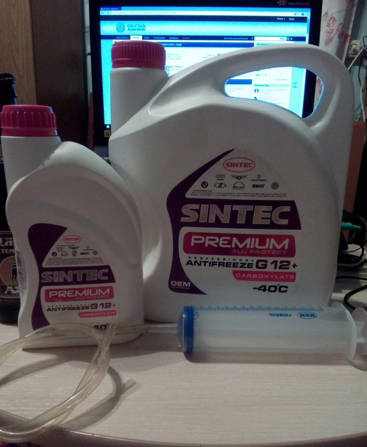 Можно ли смешивать тосол. Sintec Antifreeze Premium g12+. Sintec Premium g12+. Sintec Premium g12+ 5л. Sintec 12+ антифриз.