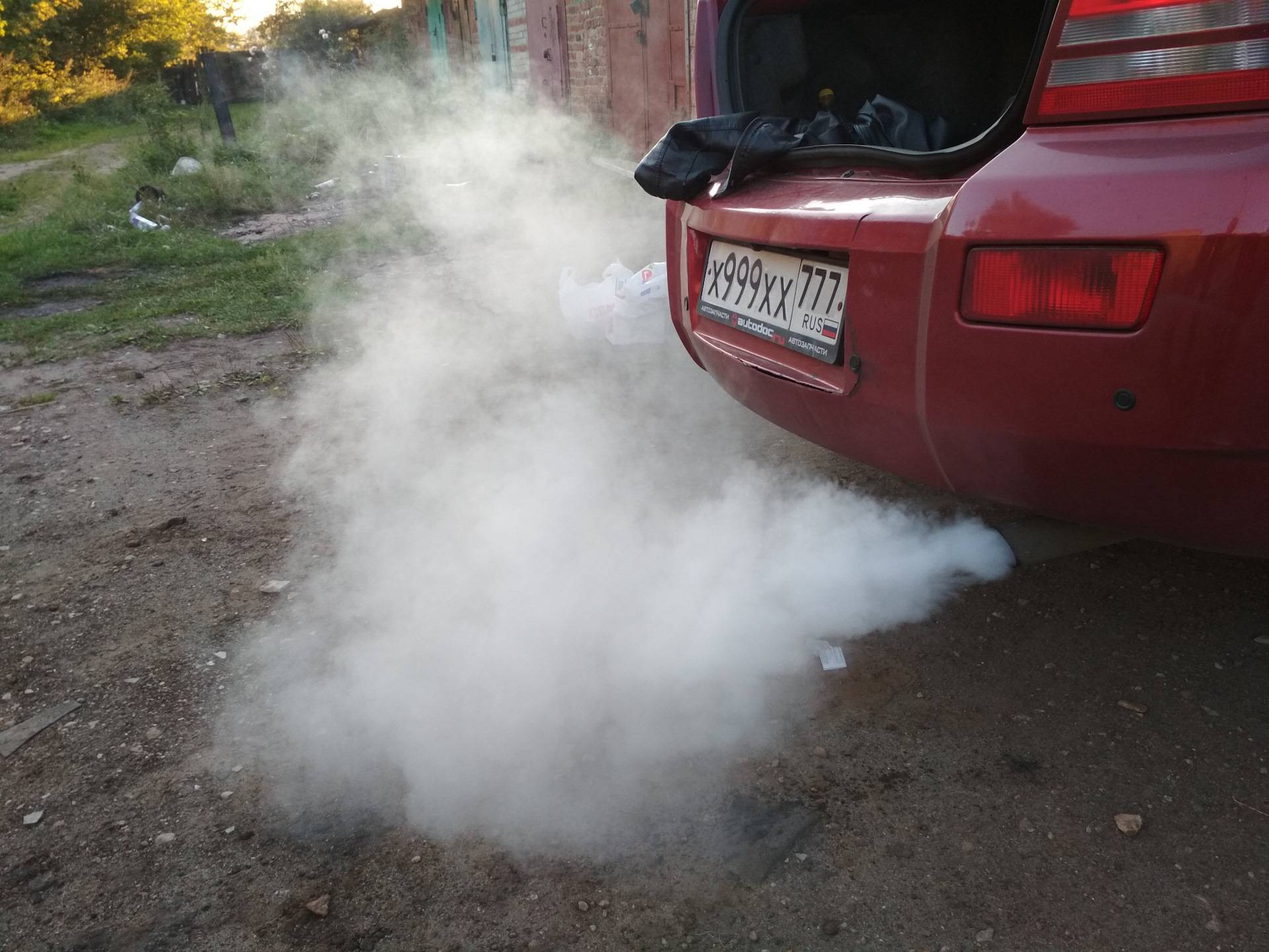Дымит двигатель причины-не сгоревшее топливо | автомеханик.ру
