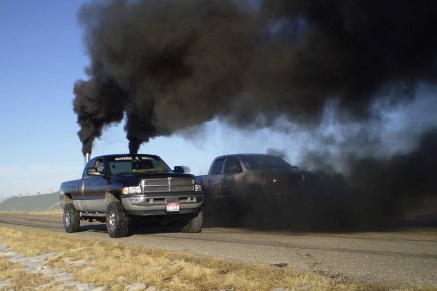 Почему дымит дизельный двигатель черным дымом при нагрузке