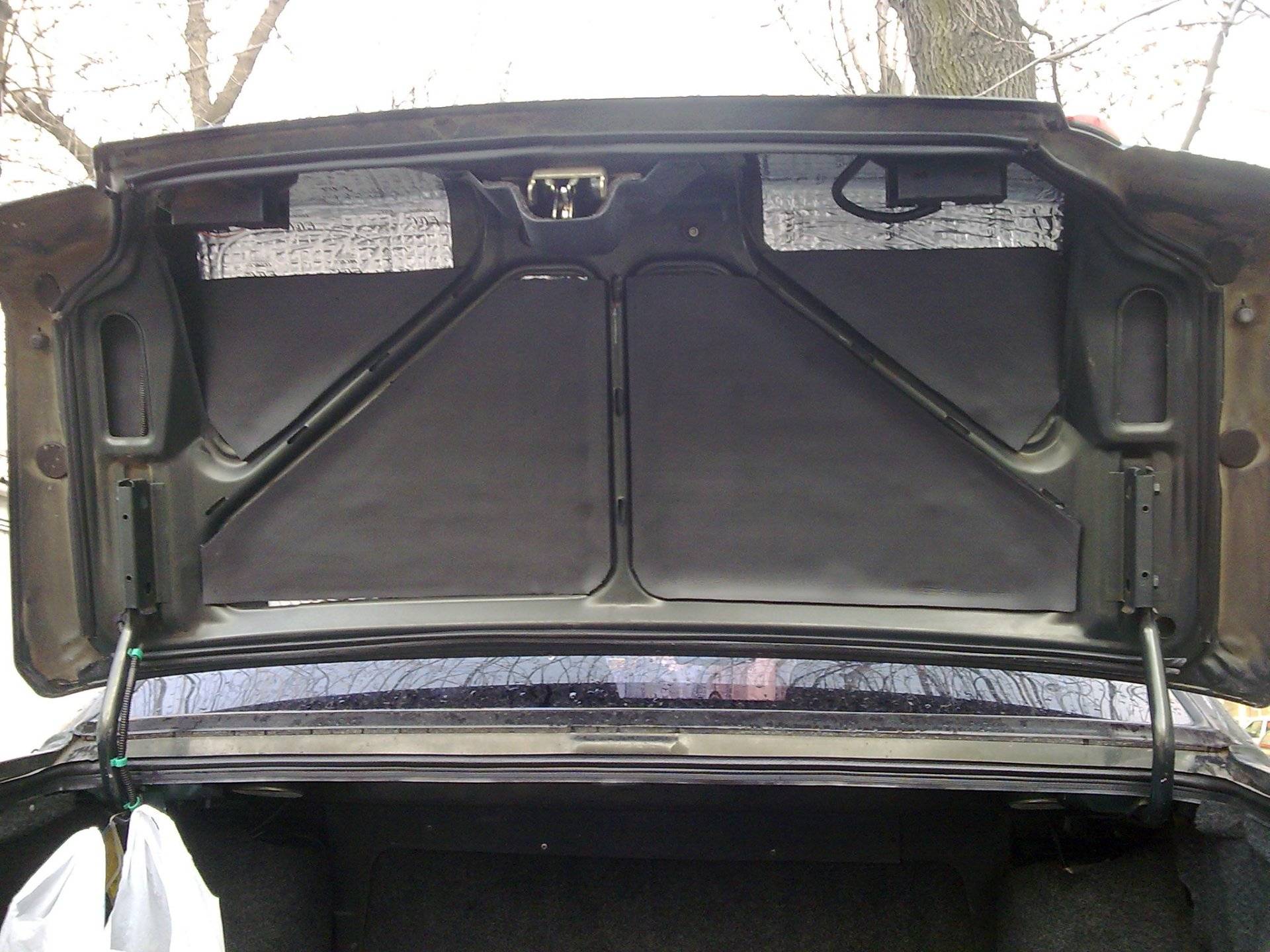 Крышка багажника ВАЗ-2115, Рено Логан и Нивы – что практичнее?