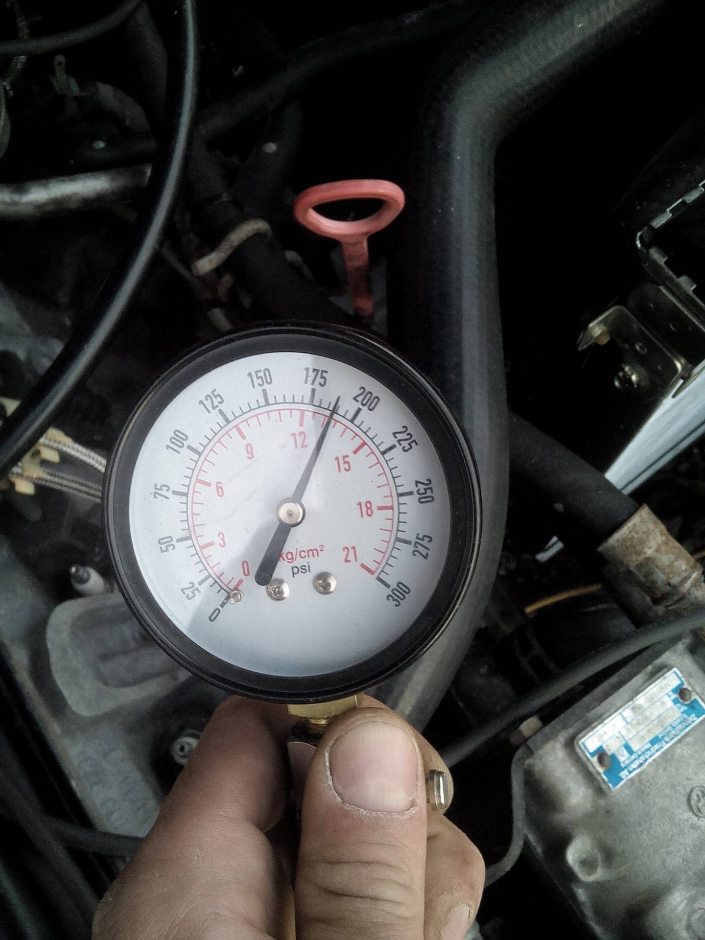 Какой должна быть компрессия в двигателе автомобиля. норма и как измерить компрессию