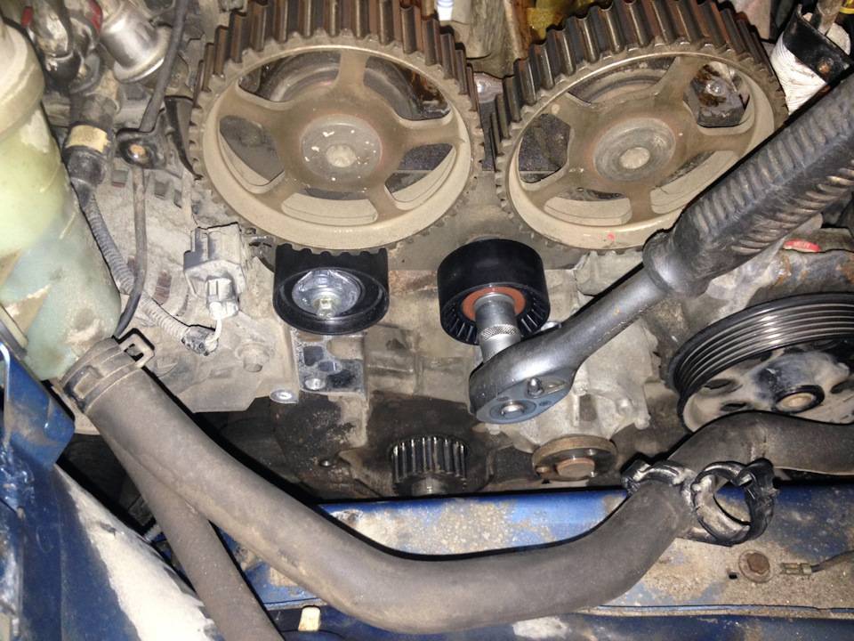 Замена ремня двигателя ГРМ на Ford Focus-2 своими руками