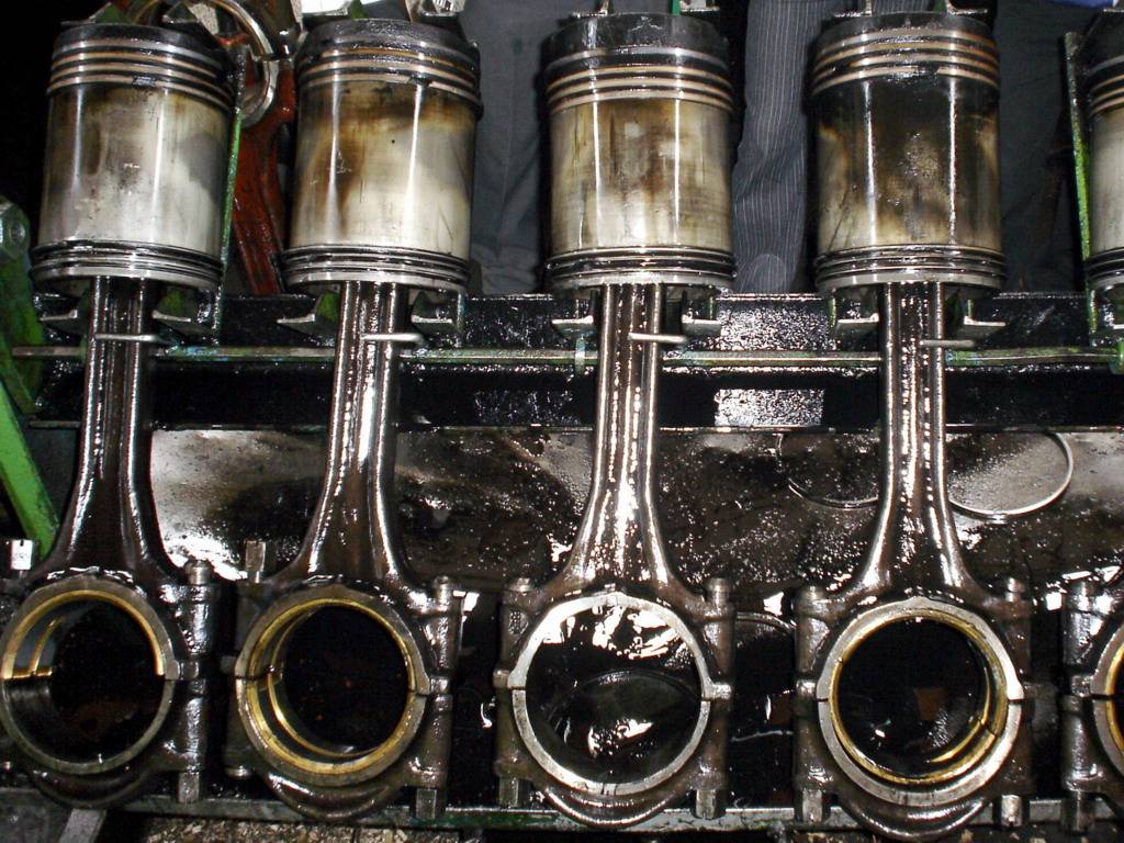 Цилиндры двигателя внутреннего сгорания
