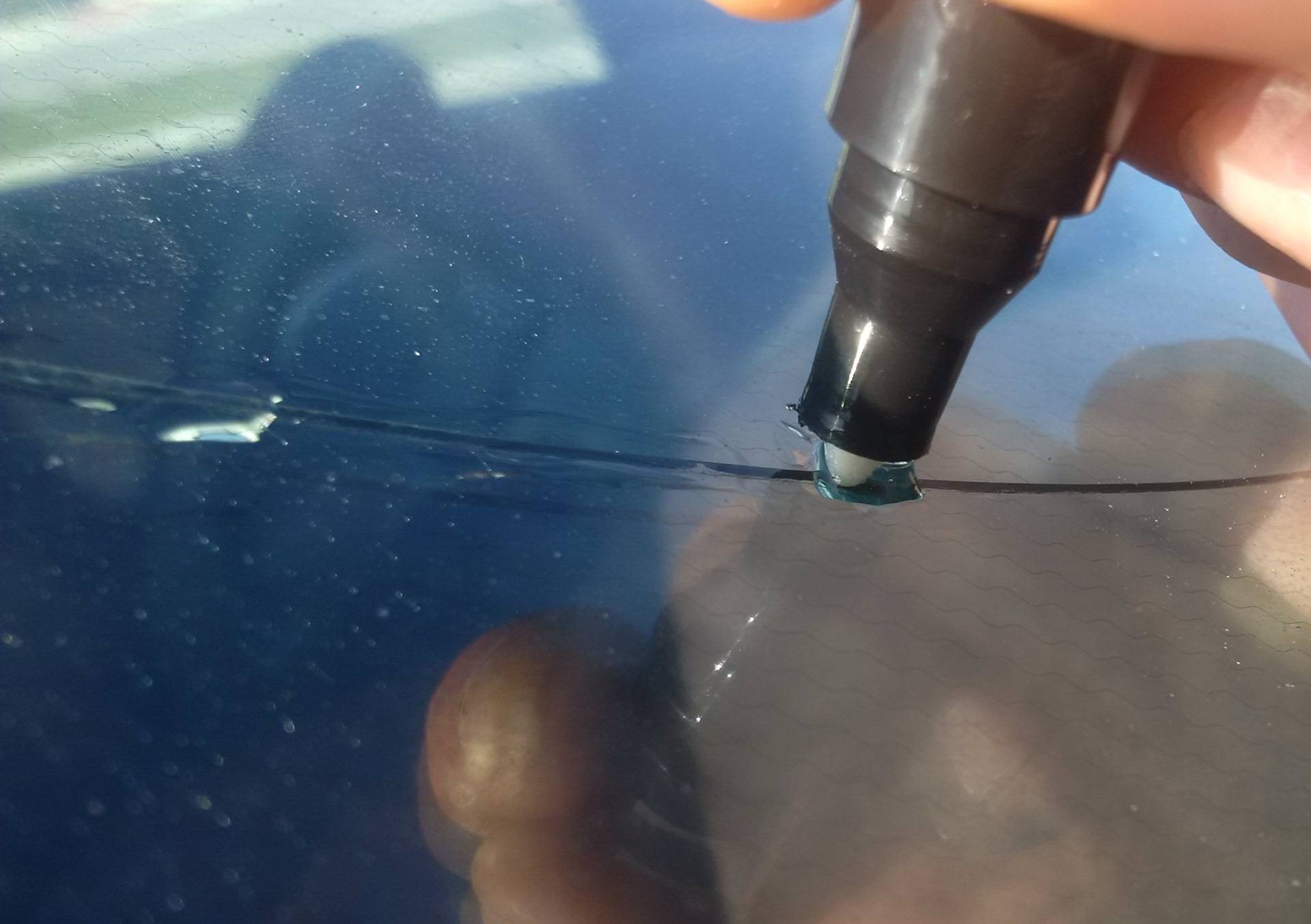 Ремонт лобового стекла — как отремонтировать лобовое стекло автомобиля  своими руками?