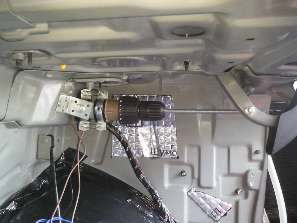 Электропривод замка багажника: особенности и установка электропривода